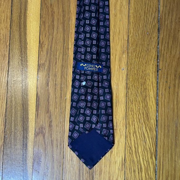 👔 Gino Pompeii - 100% Silk Black w/ Magenta Squares Tie - Picture 3 of 7